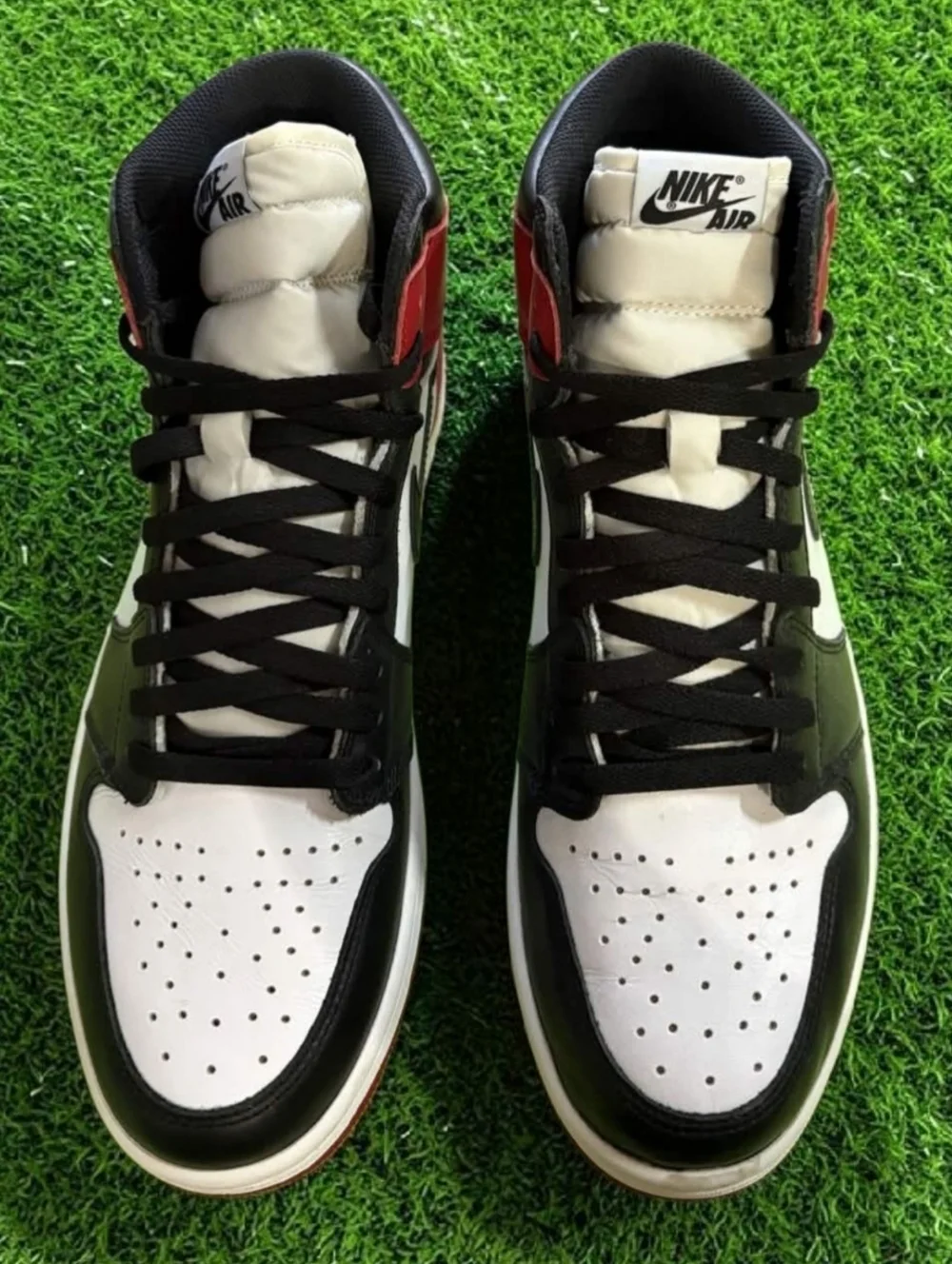 Air Jordan 1 Retro High OG Bred Toe Size 12